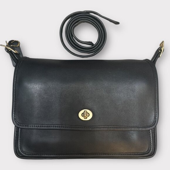 VTG Coach Pocket Bag 9875 Black Leather Brass Turnlock Shoulder Purse 1990 USA - Picture 6 of 12